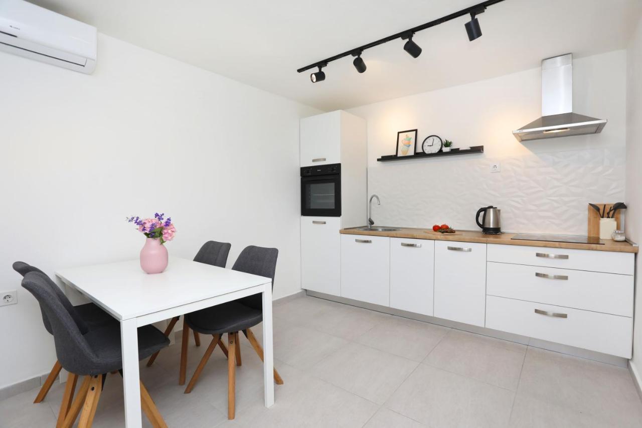 Apartment Lina Rabac Exterior foto