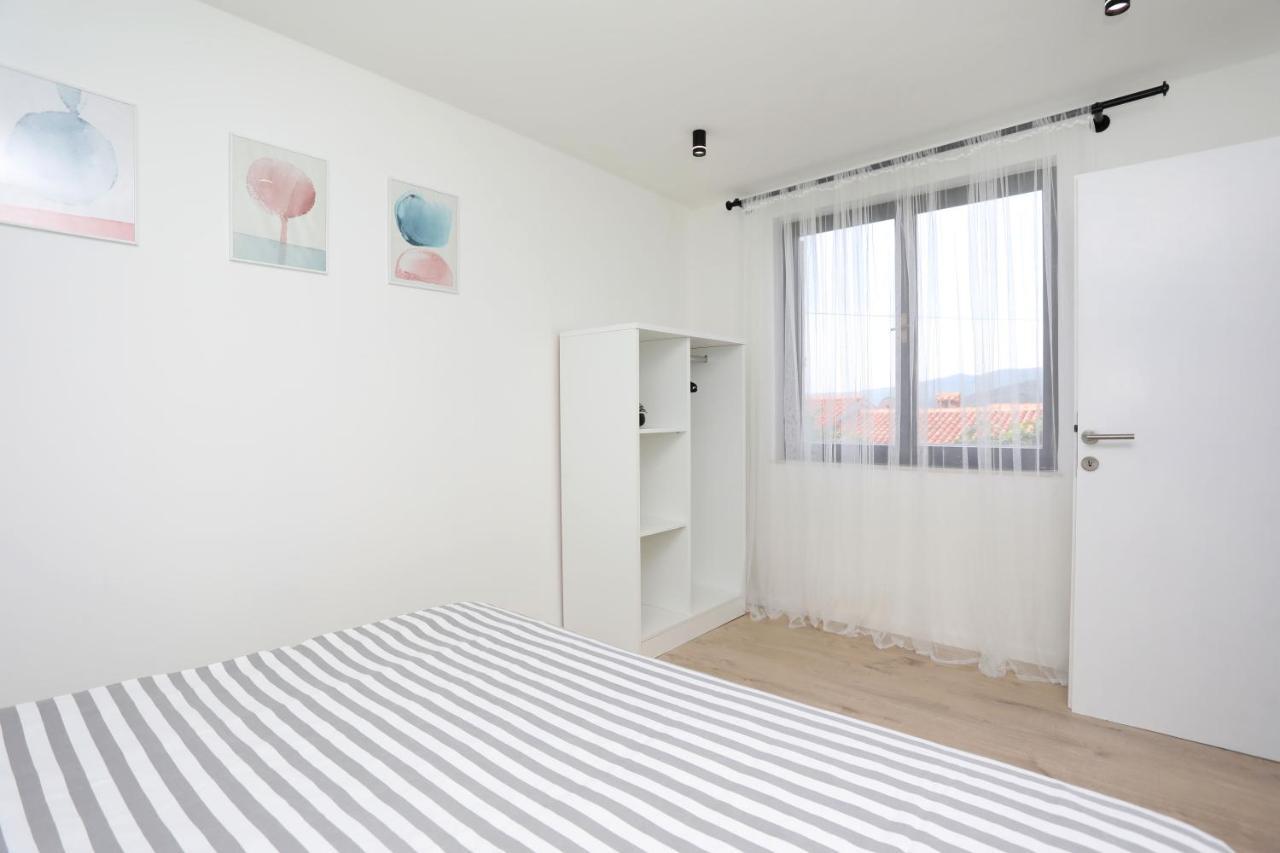 Apartment Lina Rabac Exterior foto